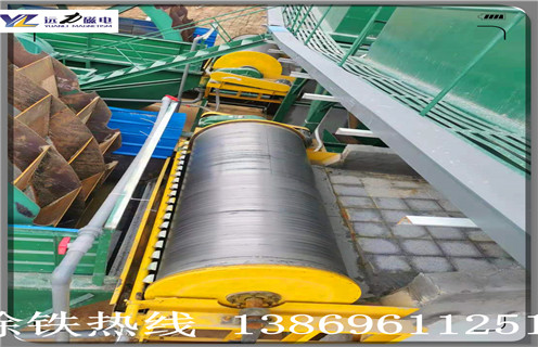 干式磁選機(jī)，不斷研發(fā)出適應(yīng)市場最新型鐵礦干式磁選機(jī)_磁性礦粒鐵礦錳礦干式磁選機(jī)_干式強(qiáng)磁選機(jī)怎樣才能增加高磁感強(qiáng)度的屬性？工作視頻皮帶及結(jié)構(gòu)價格