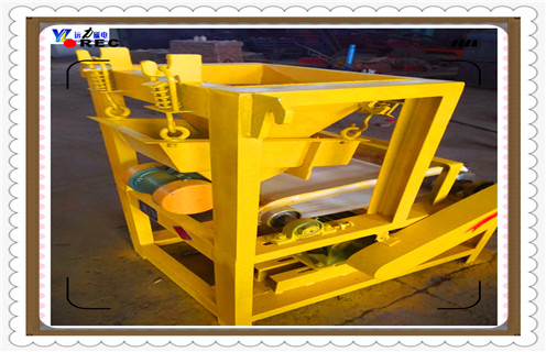 小型磁選機,提高小型磁選機節(jié)能生產(chǎn)可用的方法_輥式提高小型磁選機節(jié)能生產(chǎn)可用的方法_磁塊如何排列 小型磁選機,提高小型磁選機節(jié)能生產(chǎn)可用的方法_輥式提高小型磁選機節(jié)能生產(chǎn)可用的方法_磁塊如何排列