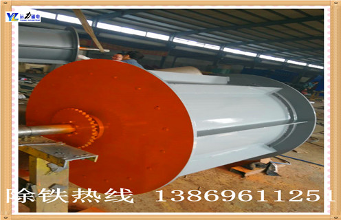 全磁　遠(yuǎn)力磁電生產(chǎn)的全磁滾筒通常安裝在輸送帶端頭上，使用環(huán)境更適用于大批量的礦石，谷物，沙子，砂礫，塑料，木材，碎玻璃，廢料等干性物料中的跟大含量的鐵屑，鐵片，鐵塊或者其他鐵磁性物料自動分離。