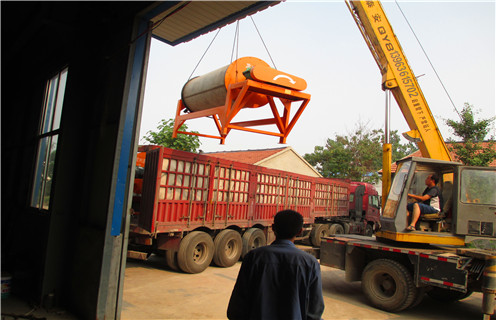 干選磁選機結(jié)構(gòu)圖 干選磁選機結(jié)構(gòu)圖